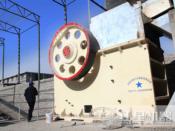 PE-600×750鄂式破碎机世界杯官网线上平台-世界杯（中国）
实拍